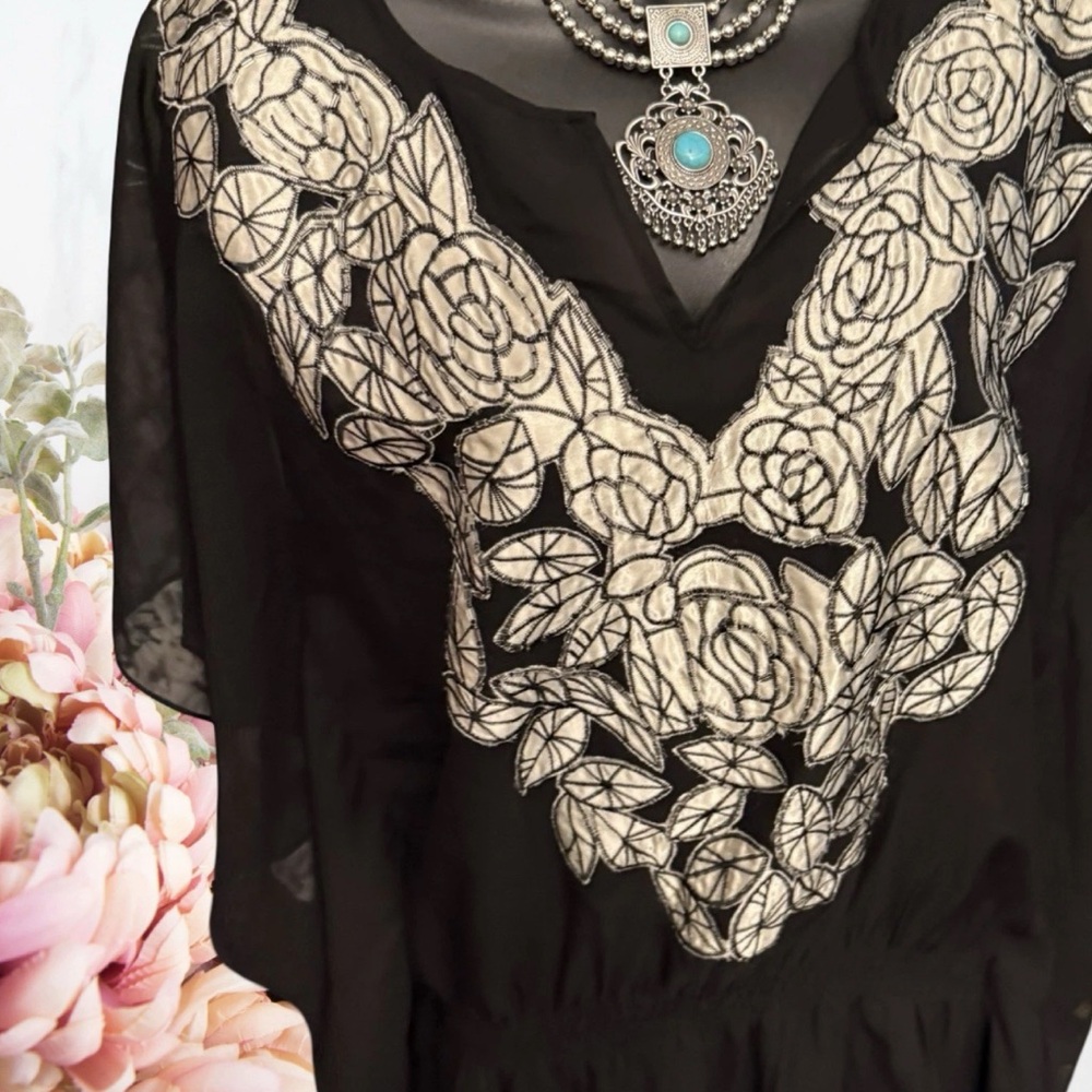 Forever 21 Y2K Boho Top Embroidered Black & White Drop Shoulder Sz M - Picture 2 of 10